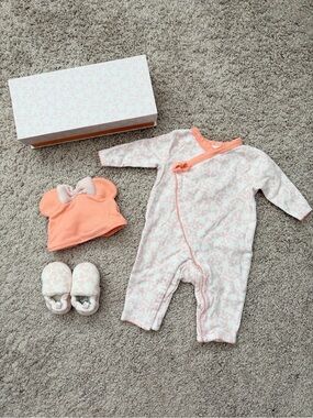 Disney Minnie Mouse Baby 0-3M Onesie with Matching Hat & Booties and Box Set